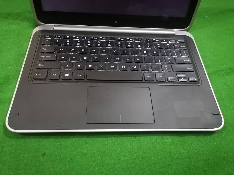 Dell xps 12 i7 4th gen with touch screen 11