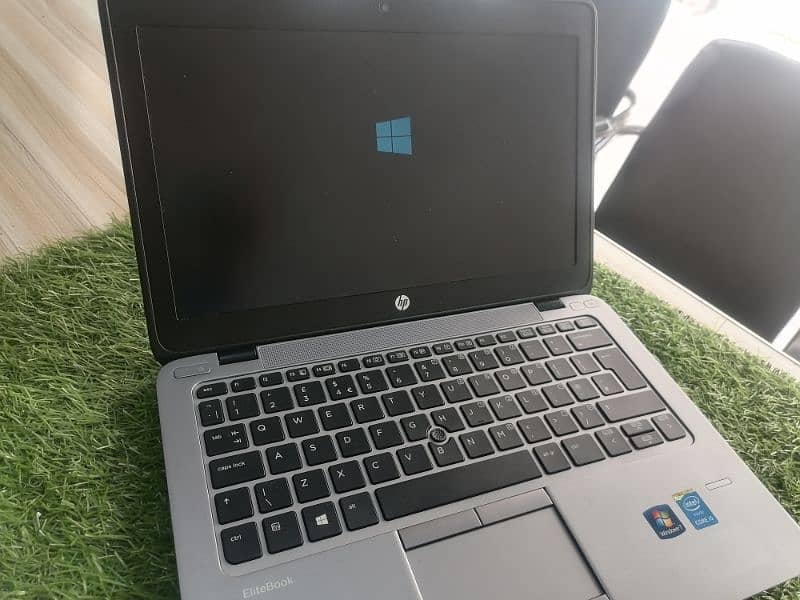 Hp 820 G2 i5 5th gen 9