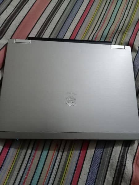 HP laptop 8
