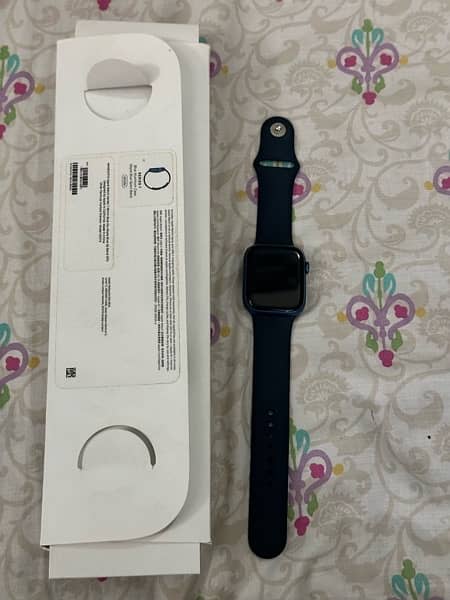 Apple Watch Series 7  45mm blue aluminum 1
