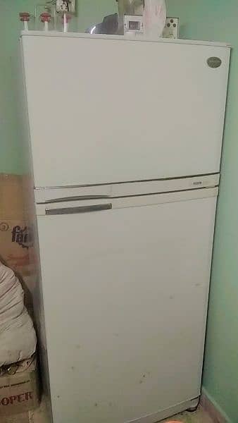 d. forest fridge good condition urgent sale 5