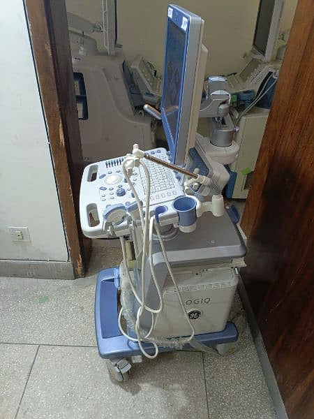 Ultrasound Machine 11