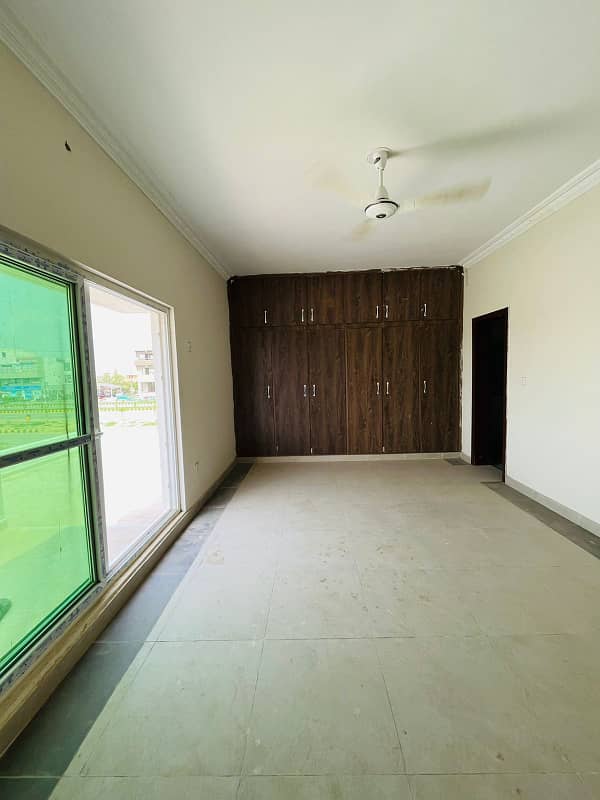 Upper Portion Is Available For Rent 8