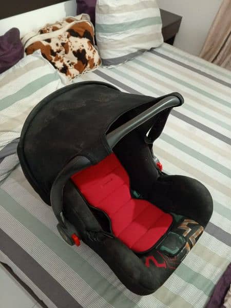baby cot/ baby car seat 2