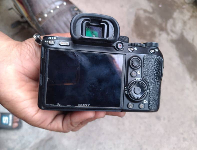 Sony A7 III
 Body condition 9/10
 Shutter Count 100k 5