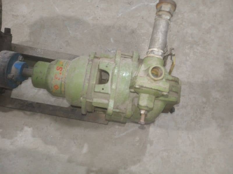 Engine  water pump 3