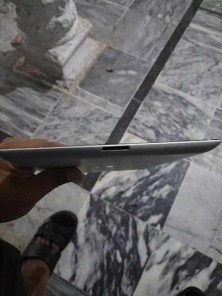 Apple iPad 3rd Gen 5