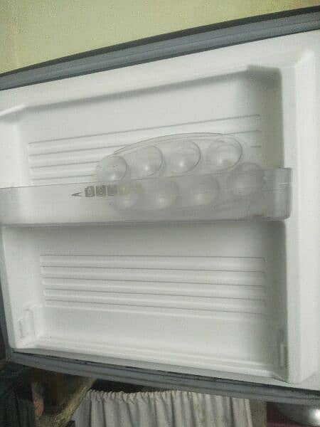 Dawlance fridge medium size 4
