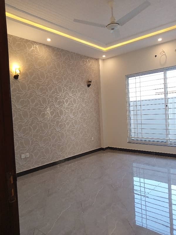 10 Marla Brand New House For Rent 1