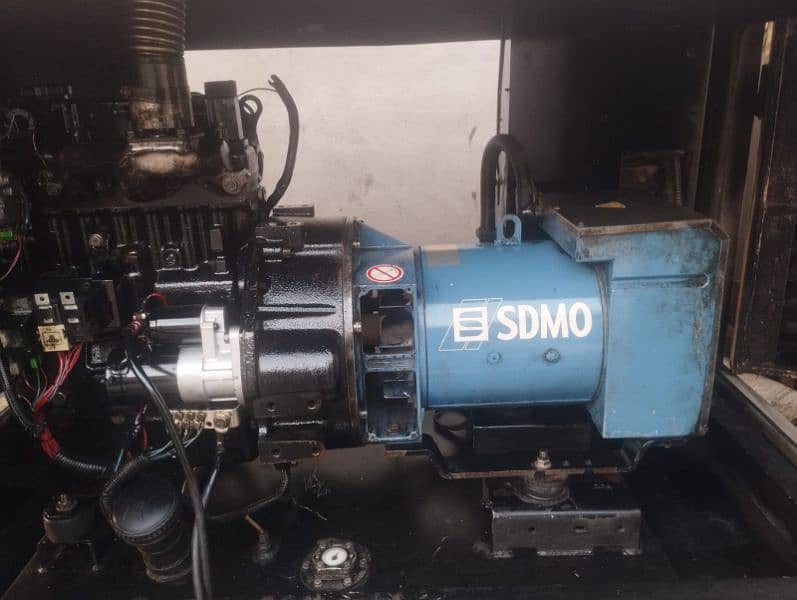 Generator SDMO 4