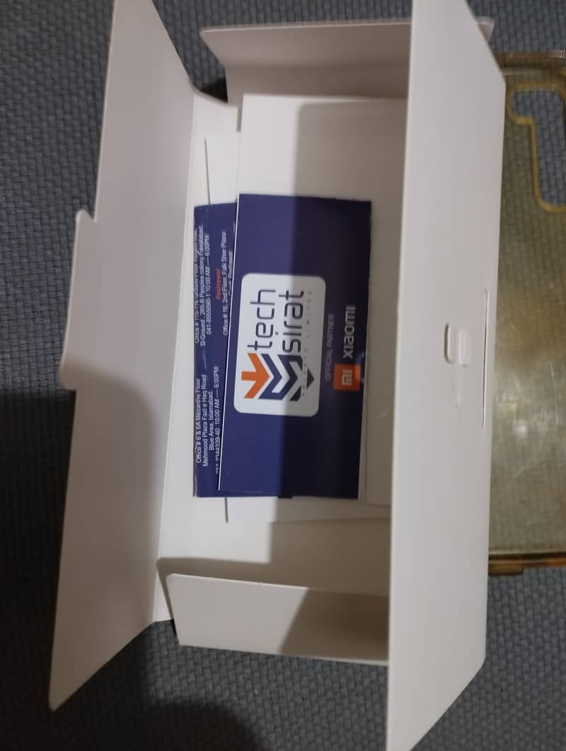 Xiaomi Redmi Note 8 phone with original charger and box 2