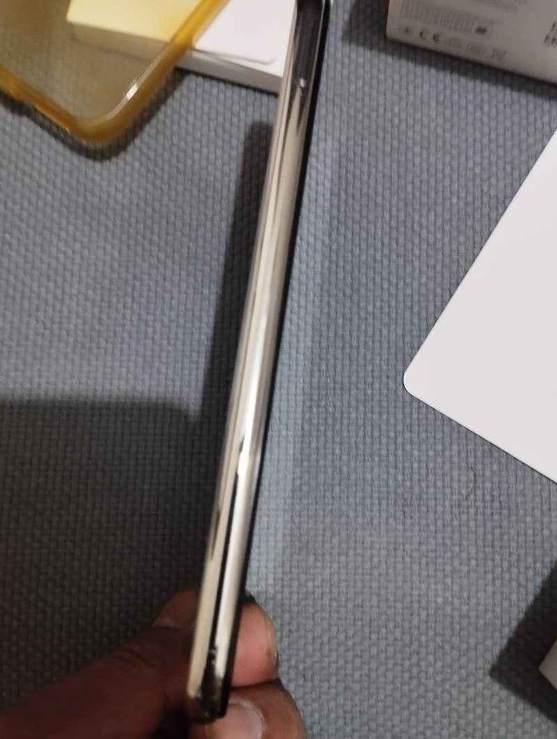 Xiaomi Redmi Note 8 phone with original charger and box 3