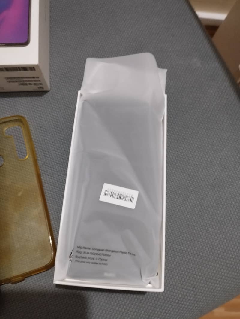 Xiaomi Redmi Note 8 phone with original charger and box 11
