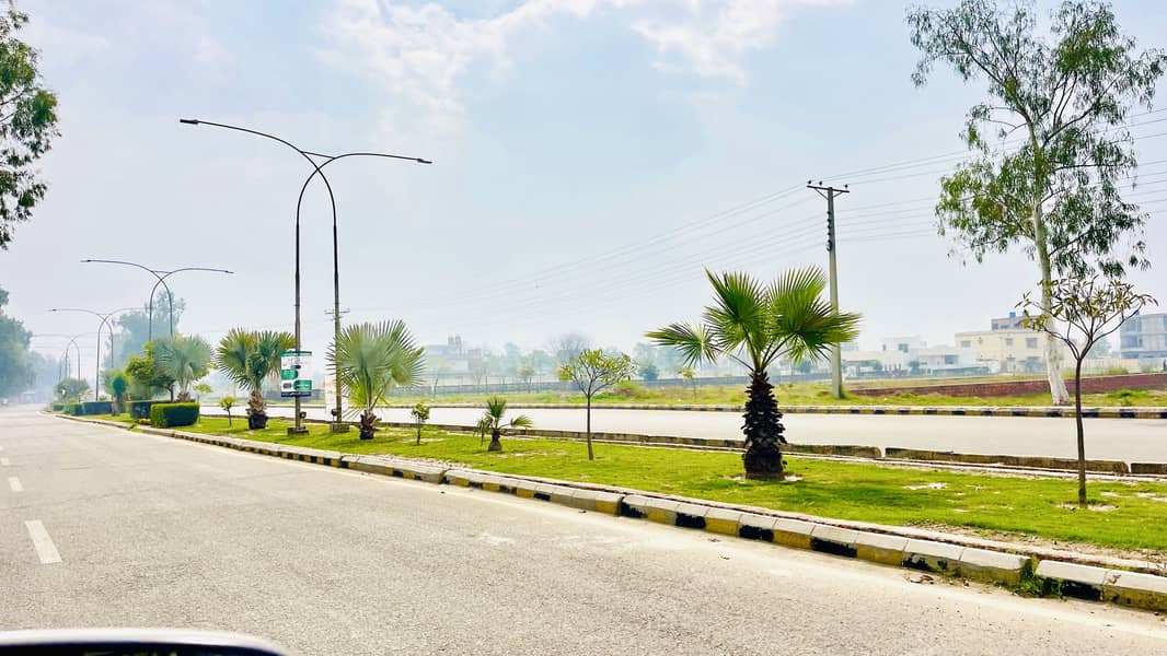 1 KANAL RESIDENTIAL PLOT AVAILABLE FOR SALE IN PUNJAB BLOCK CHINAR BAGH READY To CONSTRUCTION 2