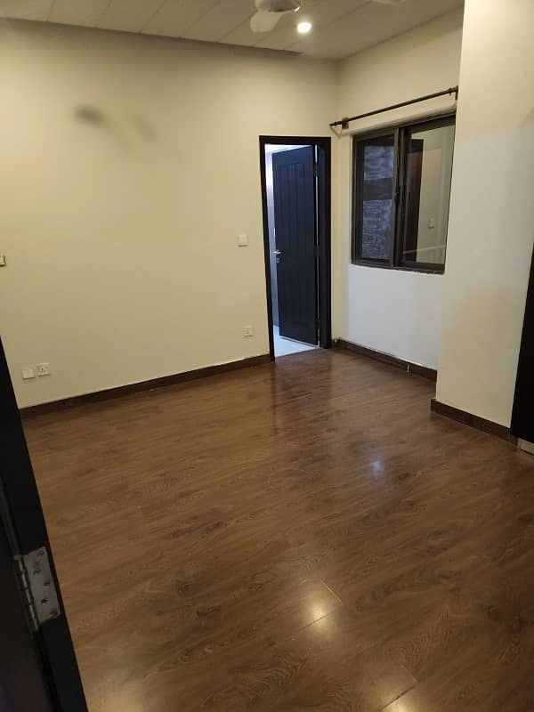 1233 Square Feet Flat available for sale in Zarkon Heights if you hurry 3