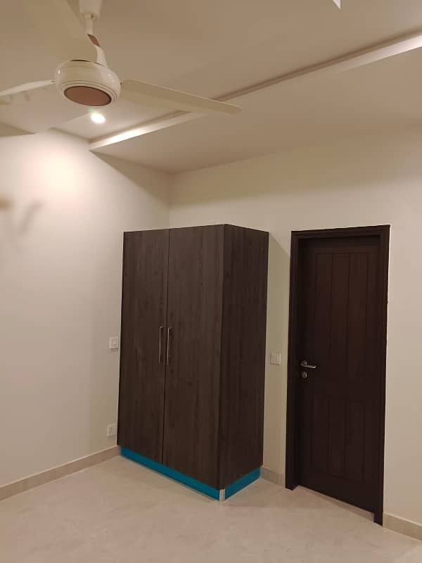 1233 Square Feet Flat available for sale in Zarkon Heights if you hurry 8