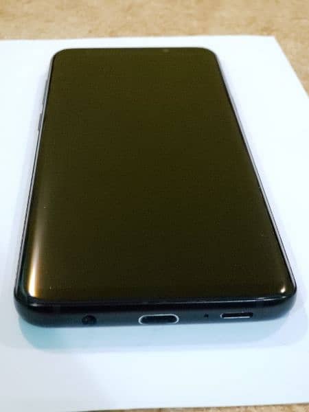 samsung galaxy s9 plus. like as new. non pta approved 6