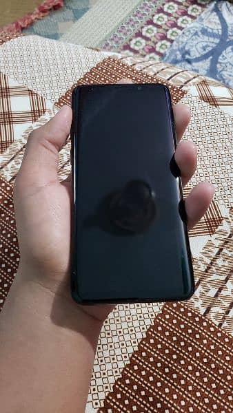 samsung galaxy s9 plus. like as new. non pta approved 9