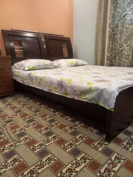 Queen size bed 5×6 without mattress 2