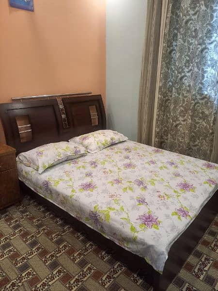 Queen size bed 5×6 without mattress 3