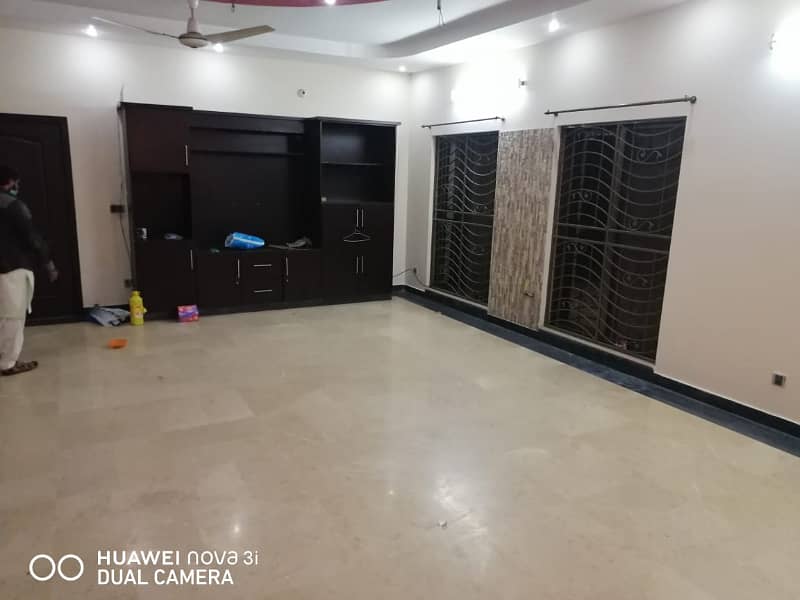 1 KANAL SLIGHTLY USED UPPER PORTION IS AVAILABLE FOR RENT ON TOP LOCATION OF VALENCIA TOWN LAHORE 12