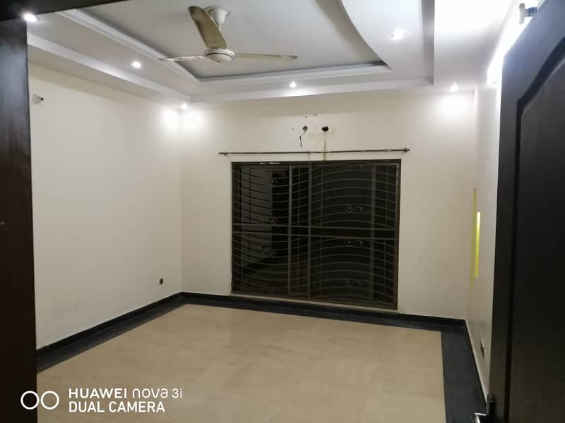 1 KANAL SLIGHTLY USED UPPER PORTION IS AVAILABLE FOR RENT ON TOP LOCATION OF VALENCIA TOWN LAHORE 17