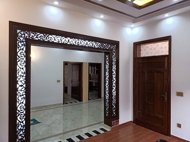 A Centrally Located Upper Portion Is Available For Rent In Lahore 7