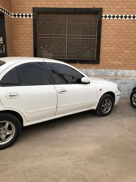 Nissan sunny for sale in good condition 3
