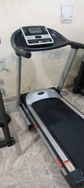 Apollo treadmill slightly used 1