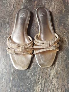 almas sandals 0