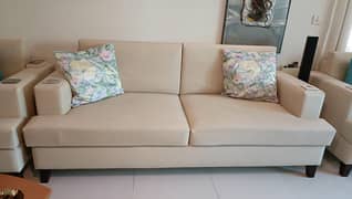 5 seater luxury sofa set (6months used)