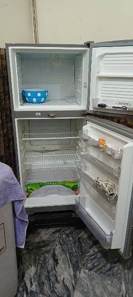 Dowlance fridge used 4