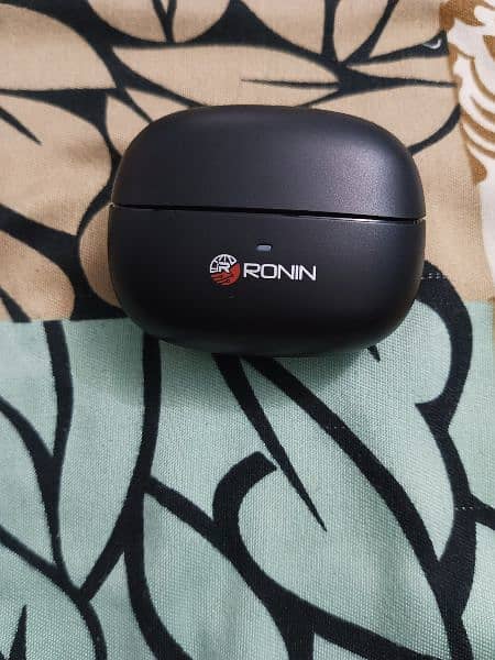 Ronin earbuds 1