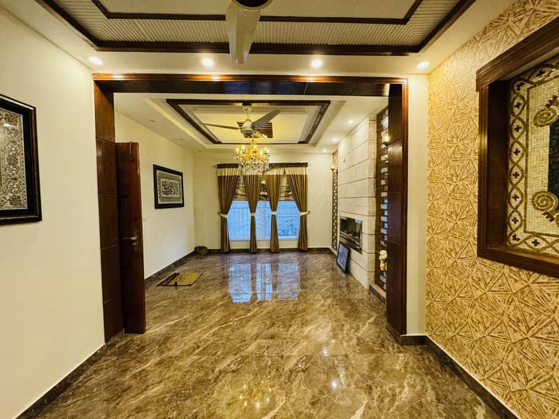 10 Marla Ultra Classic House For Sale Bahria Town Lahore 1