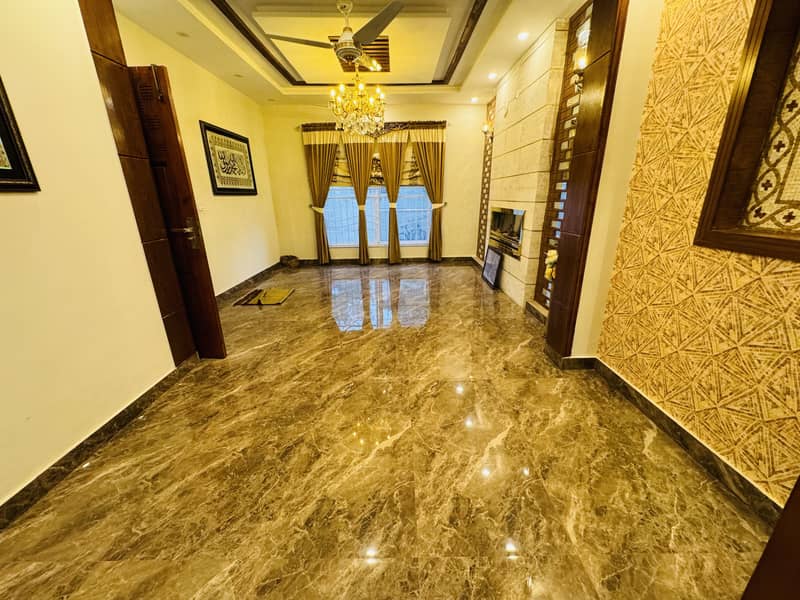 10 Marla Ultra Classic House For Sale Bahria Town Lahore 2