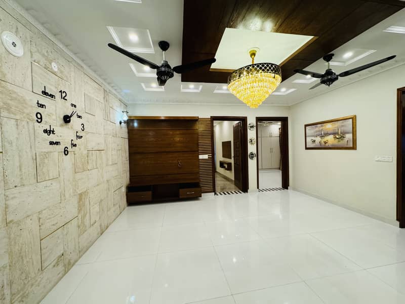 10 Marla Ultra Classic House For Sale Bahria Town Lahore 3