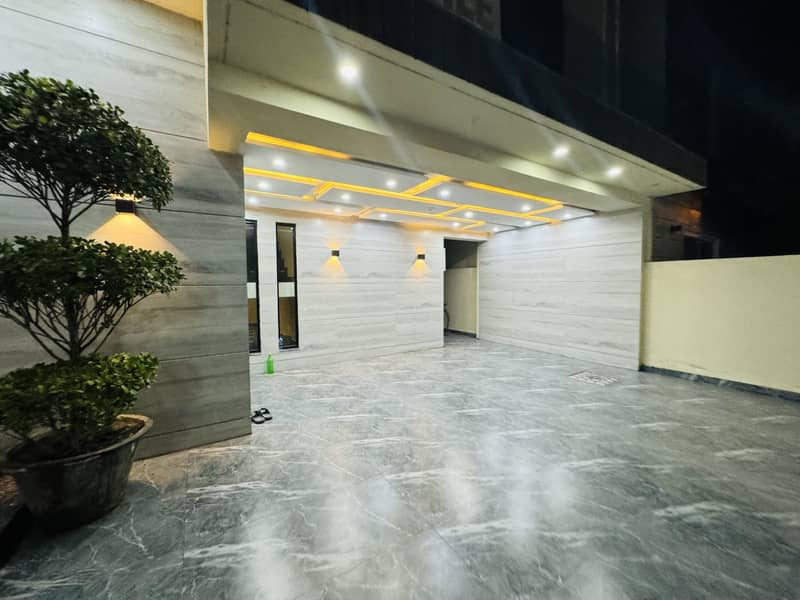 17 Marla Ultra Classic House For Sale Bahria Town Lahore 5
