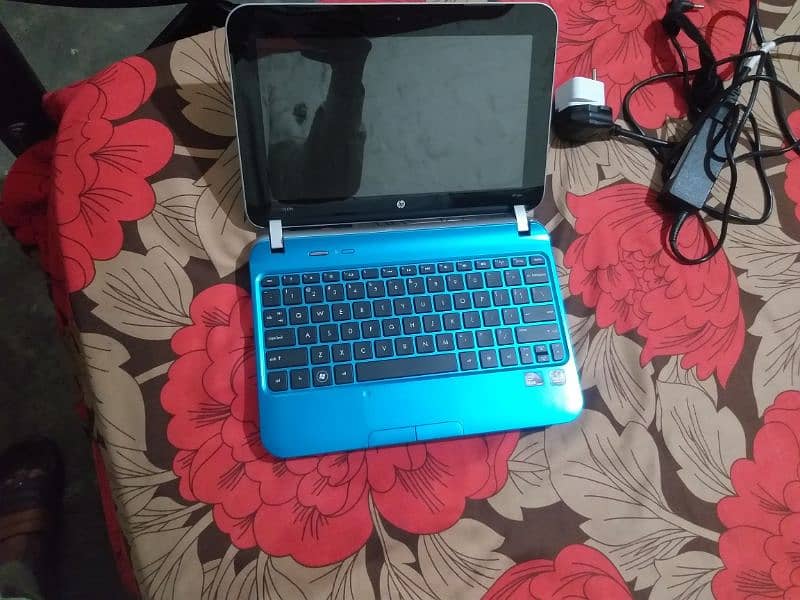 Hp mini laptop Intel atom 16