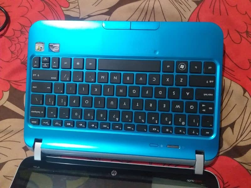 Hp mini laptop Intel atom 17