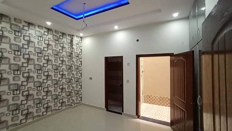 10 MARLA SLIGHTLY USED UPPER PORTION IS AVAILABLE FOR RENT ON TOP LOCATION OF TARIQ GARDENS LAHORE 5
