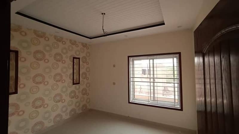 10 MARLA SLIGHTLY USED UPPER PORTION IS AVAILABLE FOR RENT ON TOP LOCATION OF TARIQ GARDENS LAHORE 8