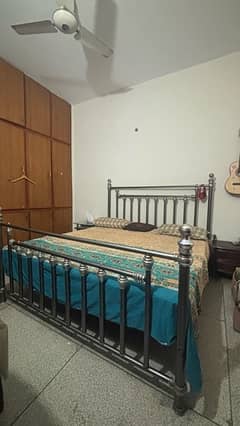 Rod Iron King Size Bed set with mattress 0