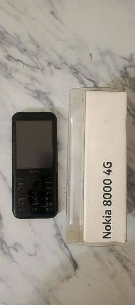 Nokia 8000 4G 0