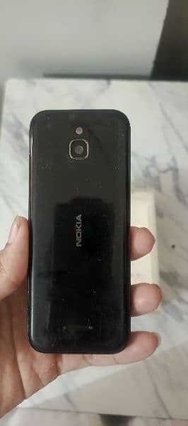 Nokia 8000 4G 2
