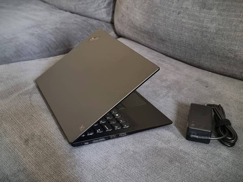 X1 Carbon - 8th Gen Core i7/16gb/512gb Lenovo Thinkpad Slim Ultrabook 7