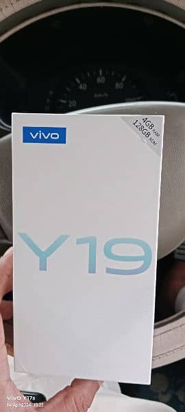 Vivo y19 New mobile 10/10 condition for sale box ky sat Charging bi 4