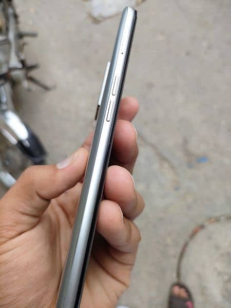 oppo A 16 like new condition 4.64 box with charger 3