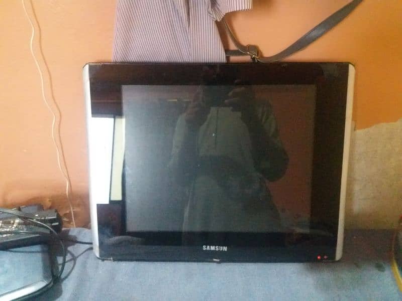 22" LCD , only TV not android 1