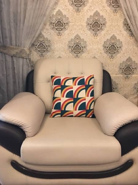 5 Seater Sofa Set in Premium condition 0