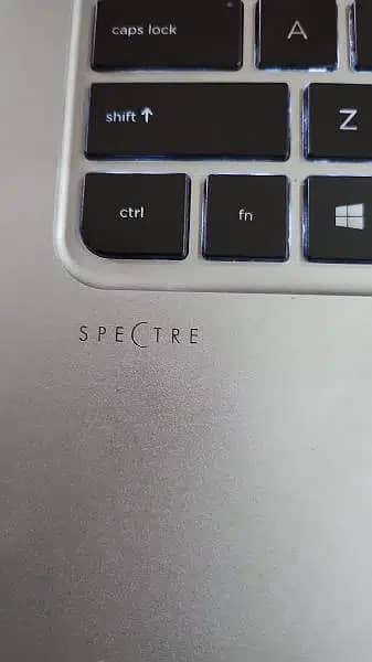 HP spectre core i7 6th generation, 8GB Ram , 256 hard drive 1
